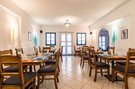 Irigeneia Hotel Отели рядом с достопримечательностью «Monastery of Profitis Ilias»