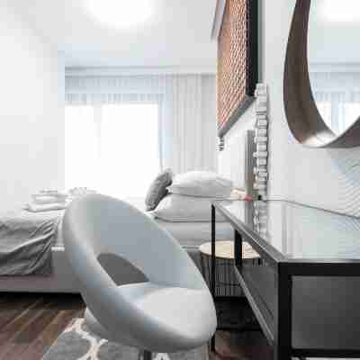 Glossy Apart W19 Rooms