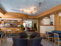 Alpine Mugon Hotel Hotels near Palon