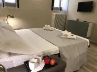 ハニー ルームズ フェラーラのホテル