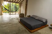 อัลเดีย ซาบาติงกา - ที่มีบาร์