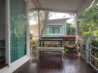 Rayonghouse Resort