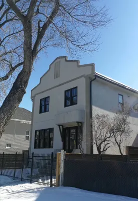 New Dt Apartment Walk To All