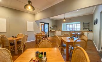 Loerie Guest Lodge