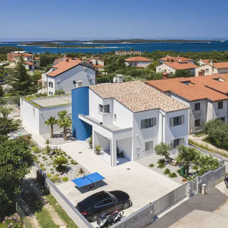 Villa in Stinjan with Pool and Sea View