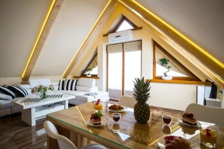 Apart-Center Zakopiańskie Tarasy Spa Отели рядом с достопримечательностью «Велька Крокев»