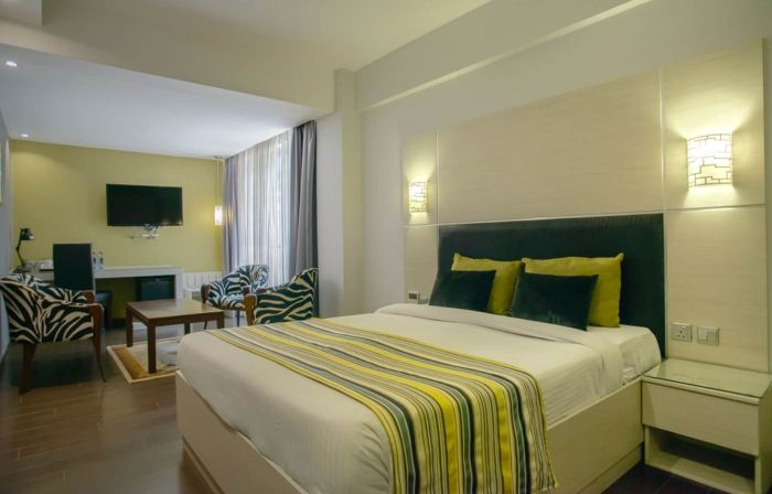 Cloud Hotel & Suites