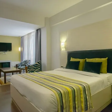 Cloud Hotel & Suites