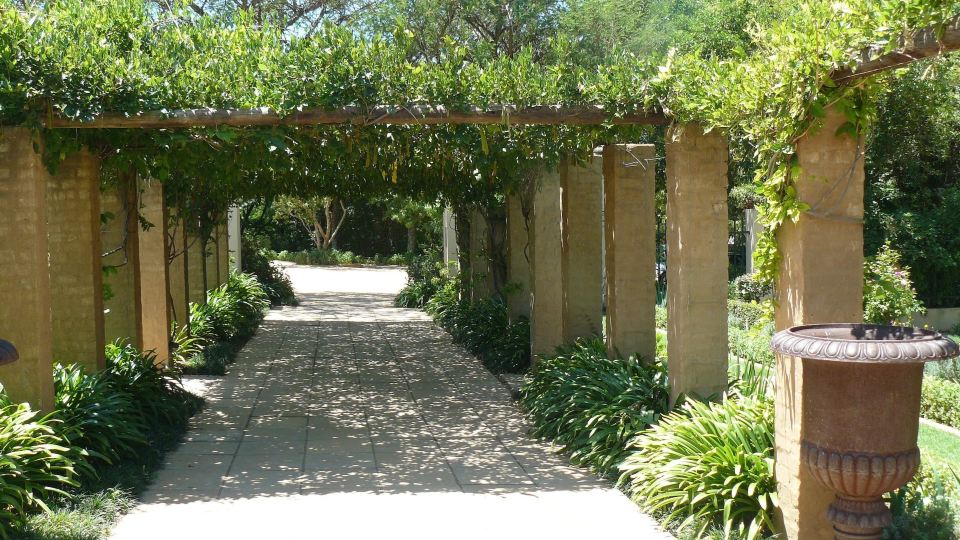 The Moon and Sixpence Garden Guest House