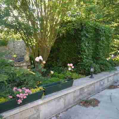 Hôtel Val Saint-Hilaire Hotel Exterior