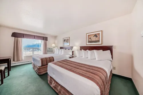 Grande Cache Inn & Suites