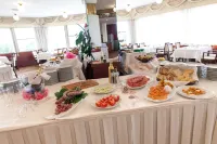 Universal Hotel - breakfast