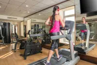 Ramada by Wyndham Dubai Deira - gimnasio