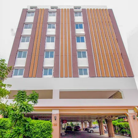 Grandview Ladprao Hotel Отели рядом с достопримечательностью «Торговый центр Union Mall»