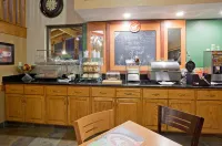 AmericInn by Wyndham Ankeny/Des Moines - breakfast