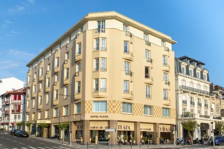 Hôtel Plaza Biarritz Plage - Handwritten Collection Отели рядом с достопримечательностью «Port des pêcheurs à Biarritz»