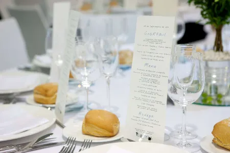 NH La Avanzada Отели рядом с достопримечательностью «Getxo»