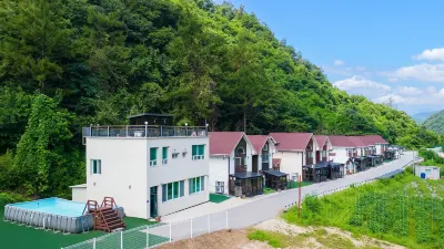 Chuncheon Namiseom Pet Friendly Pension Отели рядом с достопримечательностью «Jade Garden»