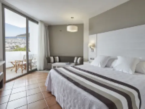 Hotel Tres Torres Hotels in Santa Eularia des Riu