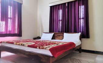 Hotel Leela Nikunj