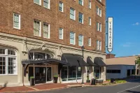 The Virginian Lynchburg, Curio Collection by Hilton - parking