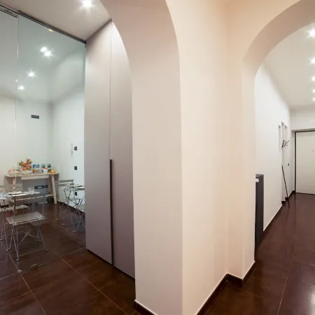 Glam House Отели рядом с достопримечательностью «Железнодорожный вокзал Салерно»