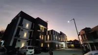 Tree on Hotel Syariah - parking