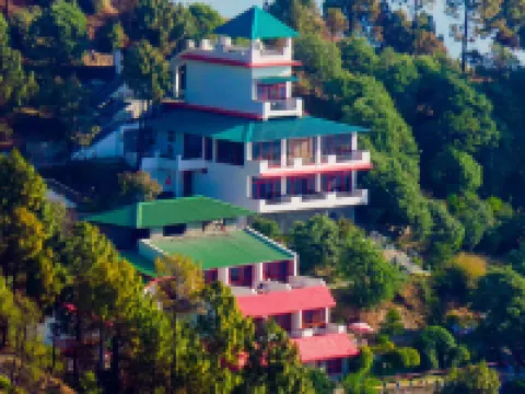 Blue Pine Resort Hotels in Pauri Garhwal