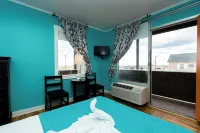Charlroy Motel - Balcony