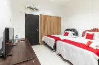 RedDoorz Near Bahu Mall Manado Hotels in Malalayang