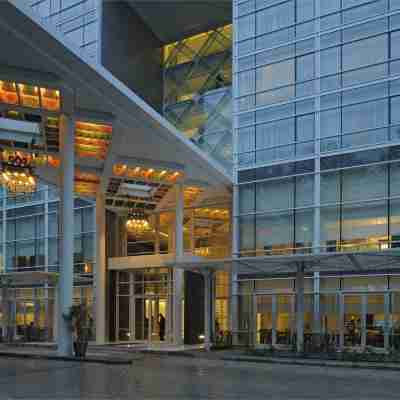 杜尚別塞雷納飯店 Hotel Exterior