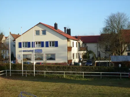 Hotel-Restaurant Fröhlich Отели в г. Гайзельберг