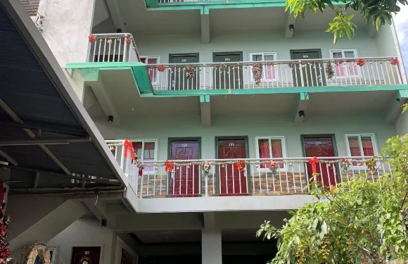 第一個孩子拜特旅館