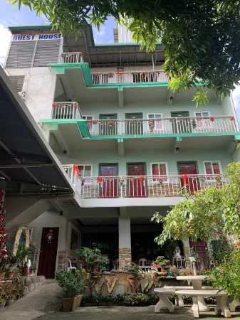 First Baby Bytes Guest House Отели рядом с достопримечательностью «Old Enchanted Balete Tree»