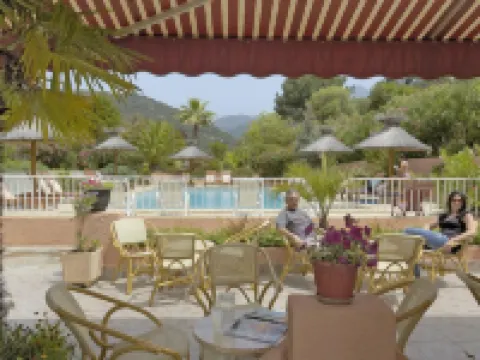Hotel Stella Marina Hotele w: Serriera