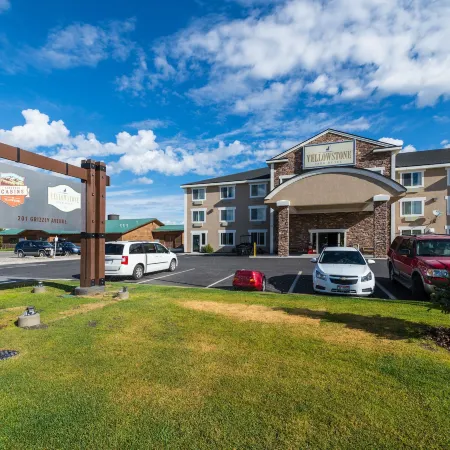 Yellowstone Park Hotel