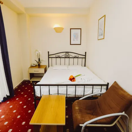 Ozalp HAN Hotel