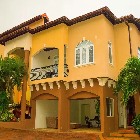 2 Bdrm Apartment at Runaway Bay
