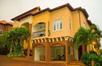 2 Bdrm Apartment at Runaway Bay Hotel di Runaway Bay
