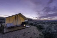BaseCamp 37° Hotels in Kane County