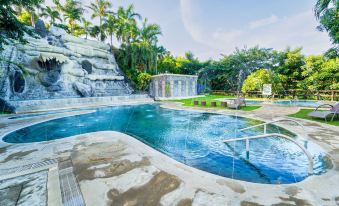 Sol Y Viento Mountain Hot Springs Resort