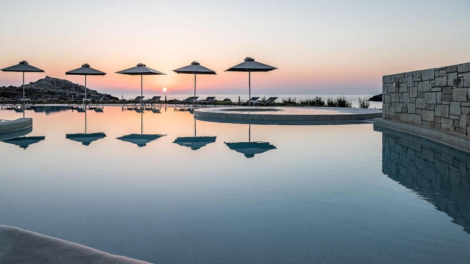 Kavos Hotel & Suites