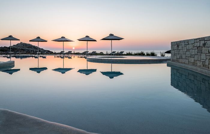 Kavos Hotel & Suites