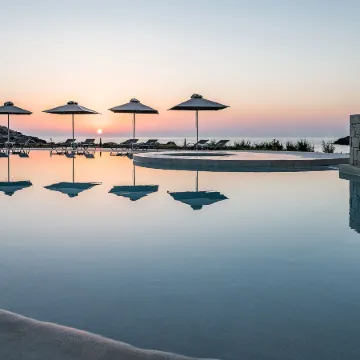 Kavos Hotel & Suites