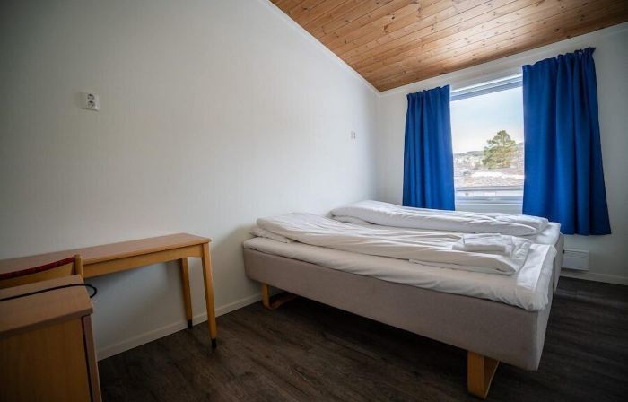 Dombåstun