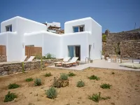 Only Yours , Mykonos - Private Pool & Sea View Suites Near Scorpios Hotel berhampiran Pantai Paraga