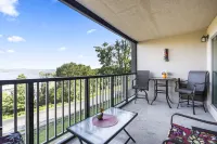 Cozy Condo at Rock Lane Resort