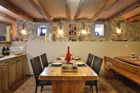 Mimoza Old Town Pula Apartments Отели рядом с достопримечательностью «Амфитеатр в Пуле»