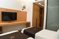 호텔 알불레나 쿠르빈 현 호텔