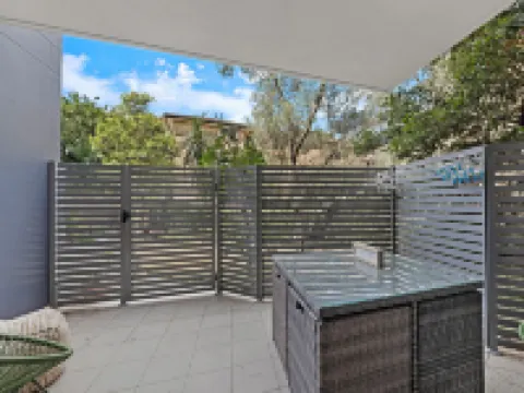 Kozyguru | Ryde | Cosy 2Bed Apt With Private Yard Hotels in Ryde